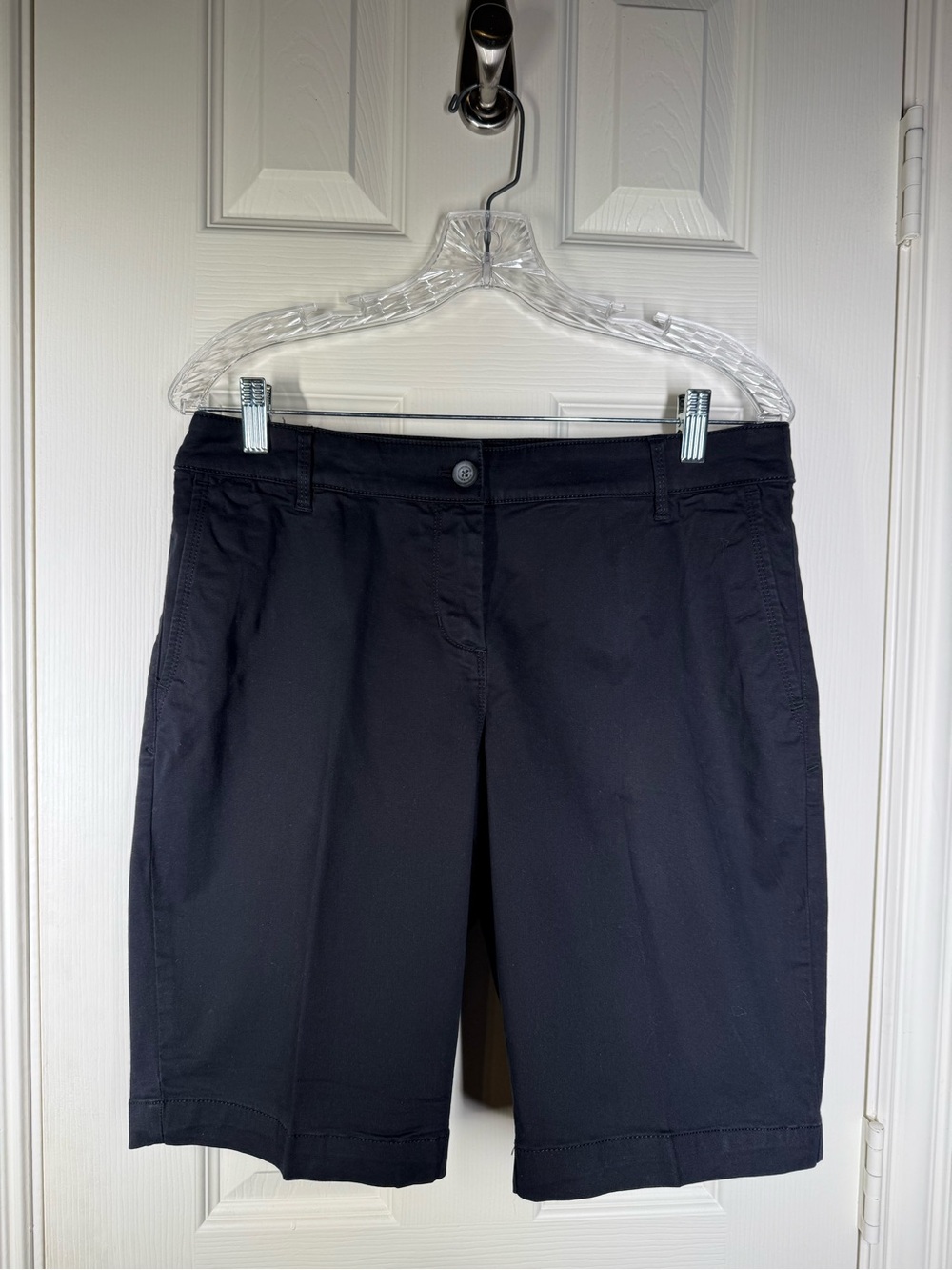 Tommy Bahama Sz 10 Black Shorts with Bright Tropical Lining